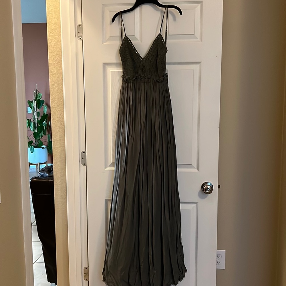 Fashion nova beautiful green dress. Size L. Preowned.